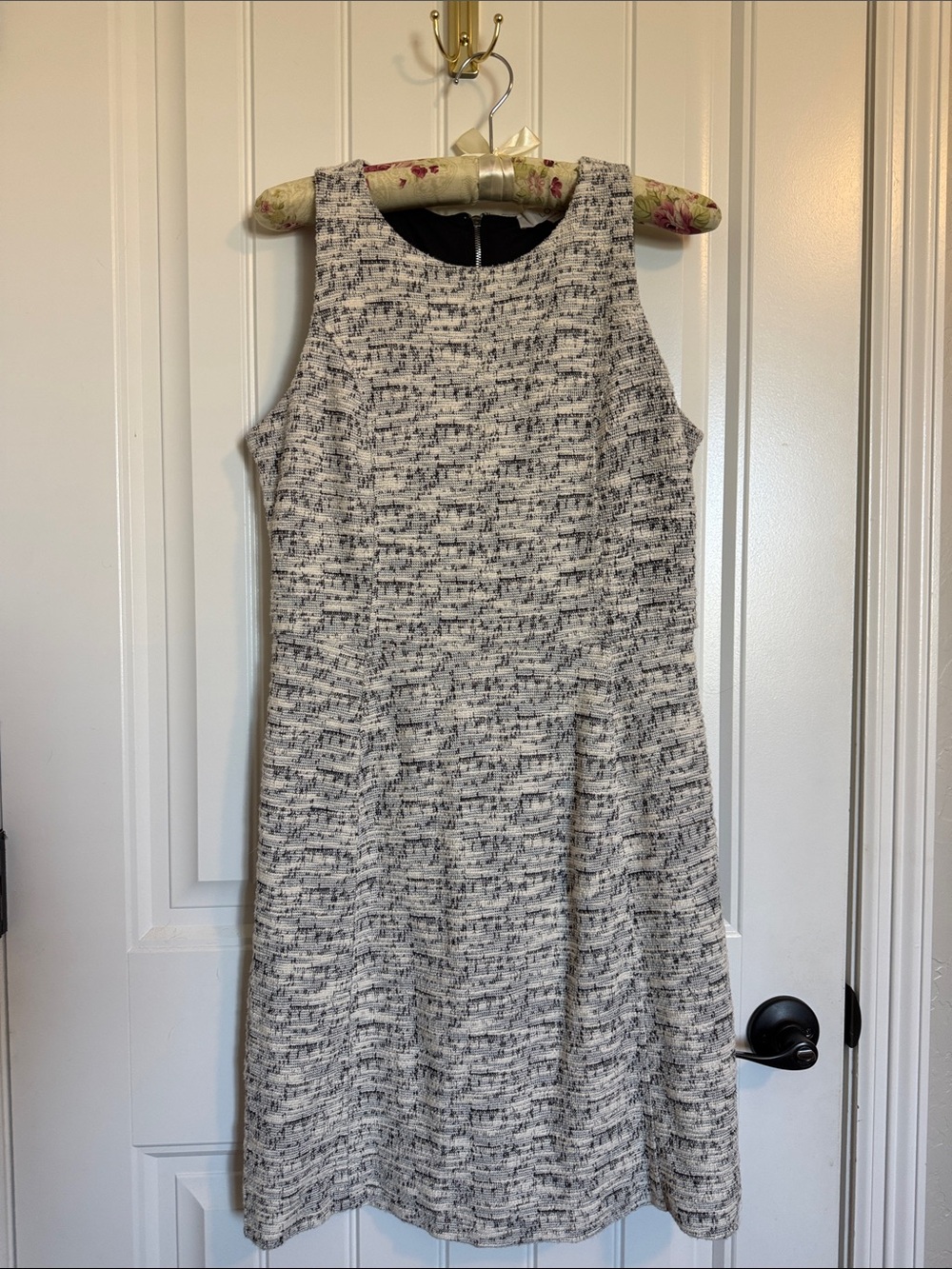 LOFT Textured Sleeveless A-Line Dress Size 4 Black and White